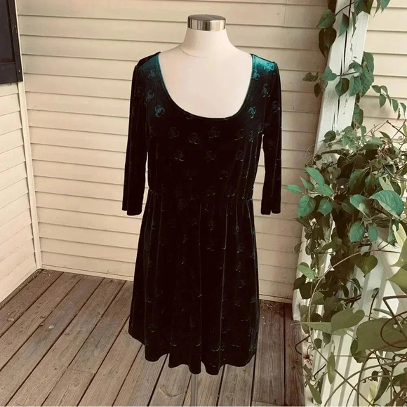 Her Universe Marvel Loki Velvet Embossed Dress Size XL Hot Topic Cosplay Green - Picture 4 of 13